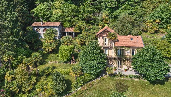 Historische villa te koop Meina, Piemonte,  Italië