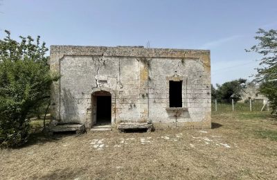 Stuehus købe Oria, Puglia:  Udvendig visning