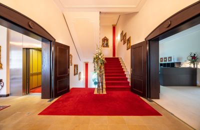 Slott til salgs 32683 Alverdissen, North Rhine-Westphalia, Treppenaufgang - EG