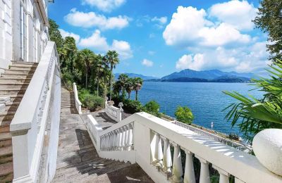 Vastgoed, Prestigieuze villa/hotel aan de Piemontese oevers van het Lago Maggiore