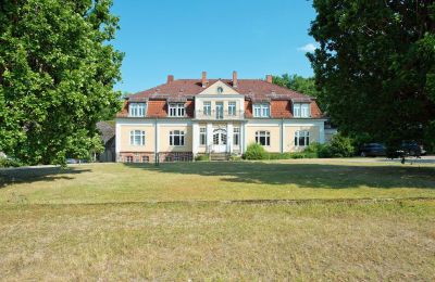 Historische Immobilien, Gutshaus Neu Käbelich bei Neubrandenburg