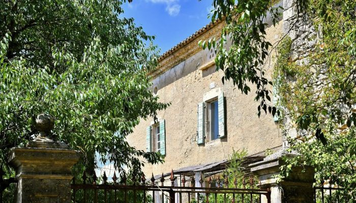 Autentisk mas (provençalsk landhus) nær Uzès med udsigt over bakkerne, atelier og gæsteafdeling
