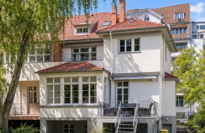 Historische Immobilien, Für ausgewählte Interessenten: Gründerzeit-Villenhälfte Westend in diskreter Vermarktung