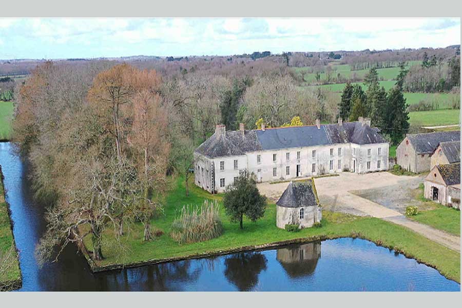 Elegant moated Chateau for sale near Nantes with Chapel