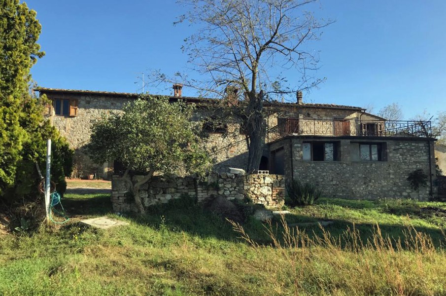Billeder Rustico in need of renovation with outbuildings