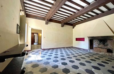 Historisk villa till salu Siena, Toscana:  RIF 2937 Wohnbereich mit offenen Kamin