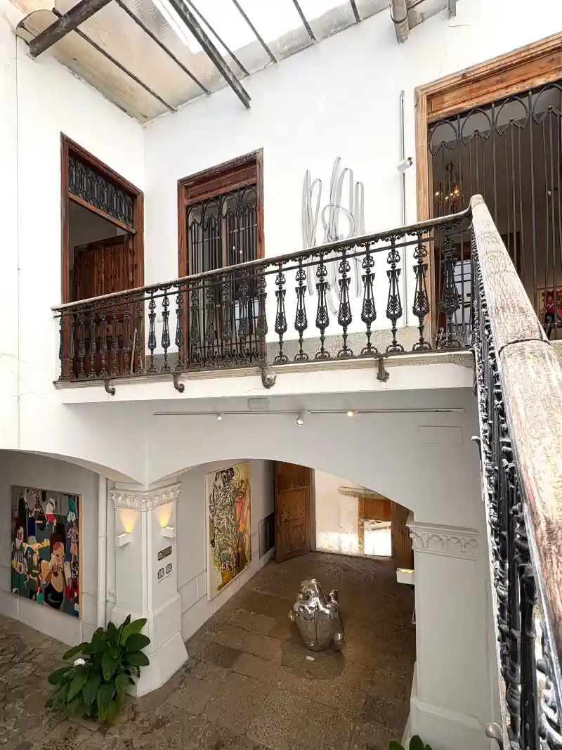 Innenhof Art Palace, Gallery Braun 2025, Palma