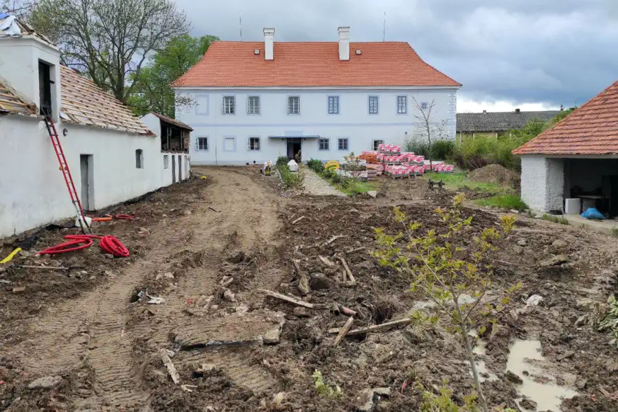 Baustelle Schloss in Modrá Hůrka