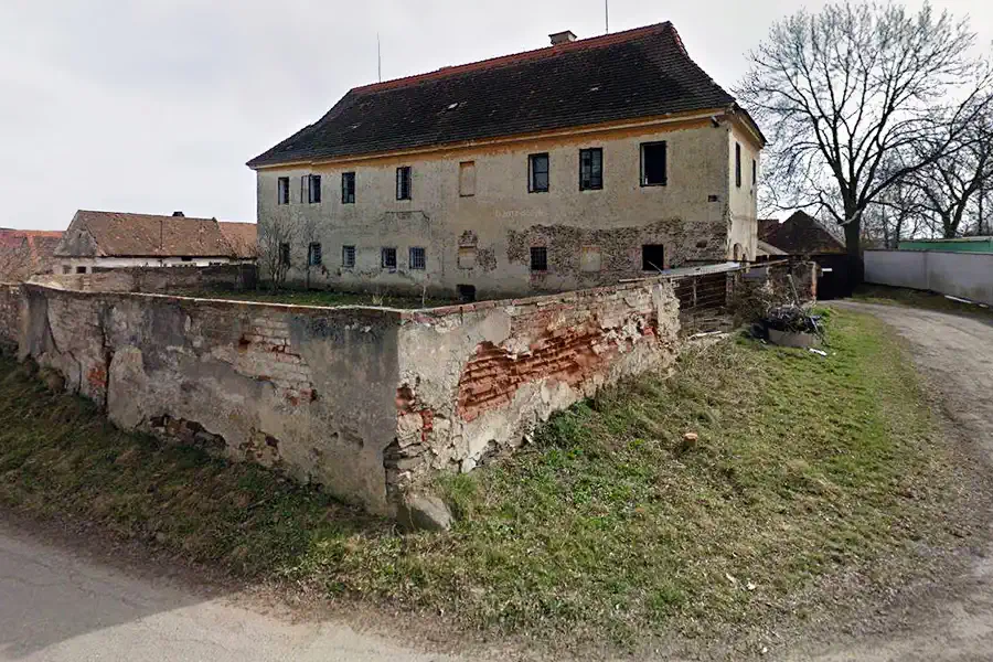 Schloss in schlechtem Zustand, Historische Ansicht