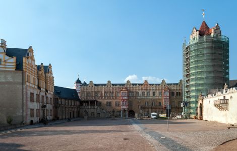 Bernburg, Schloßstraße - Schloss Bernburg - Schlosshof