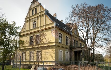 Flessenow, Lindenstraße - Gutshaus Flessenow am Schweriner See