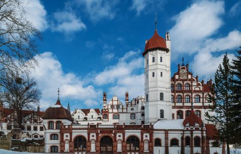 Basedow, Schloßstraße - Schloss Basedow, Mecklenburgische Seenplatte