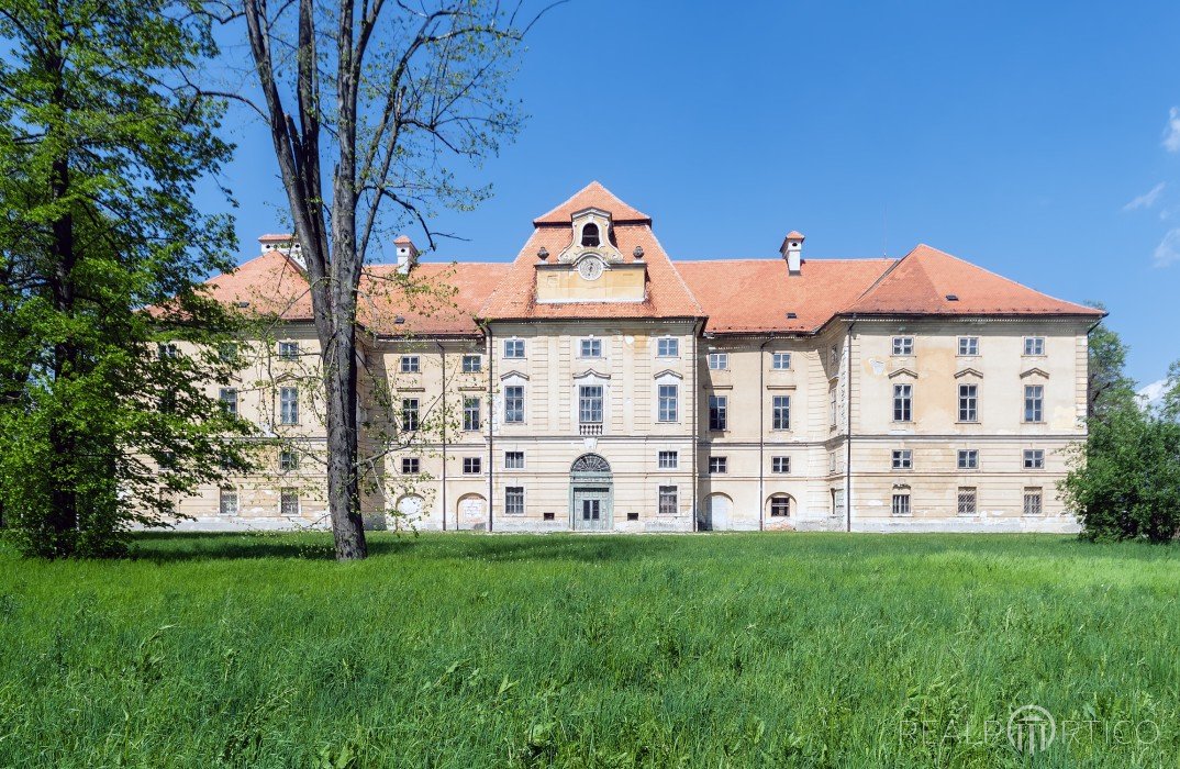 Slowenien: Schloss in Novo Celje (Dvorec Novo Celje), Slowenien