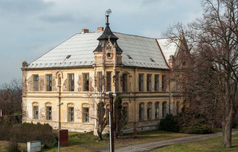  - Herrenhaus und ehemalige Schule in Zbyslav (Sbislau)