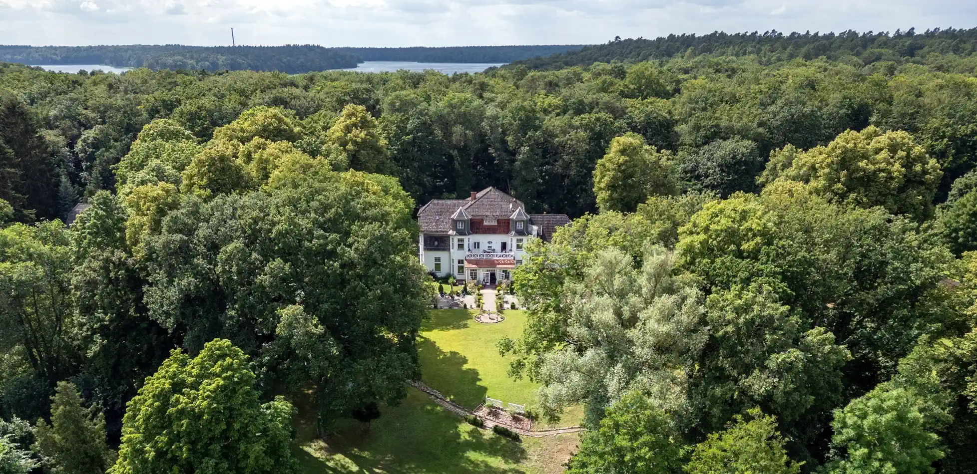 Herrenhaus am See zum Kauf in Brandenburg, Havelland