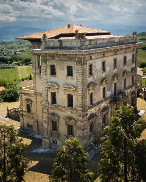 Palazzo Abruzzen Juni 2025