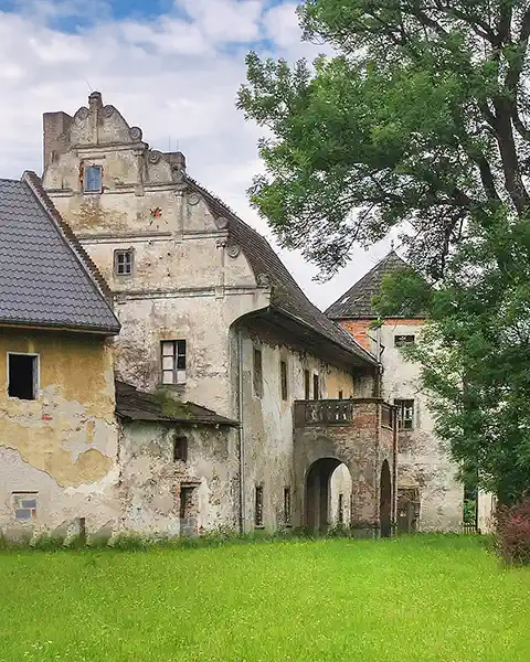 Sanierungsbedürftige Schlösser zum Kauf