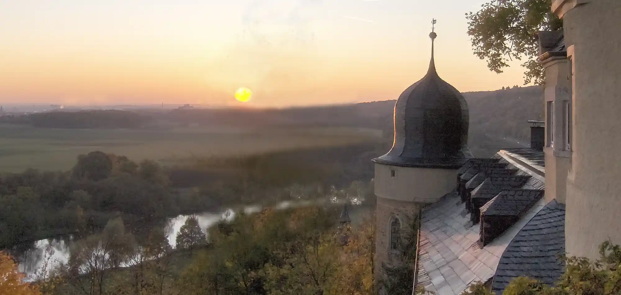 Slott med utsikt over Main, nær Schweinfurt, Tyskland