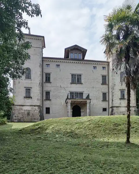 Schloss Immobilienangebote April 2026