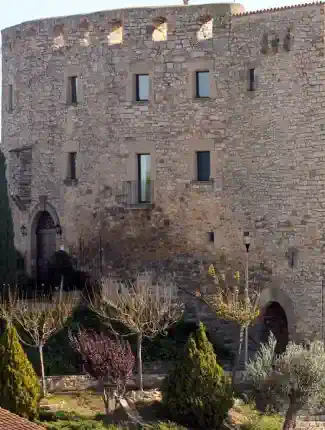 Burg in Katalonien aus dem 12. Jahrhundert, Granyanella, Katalonien
