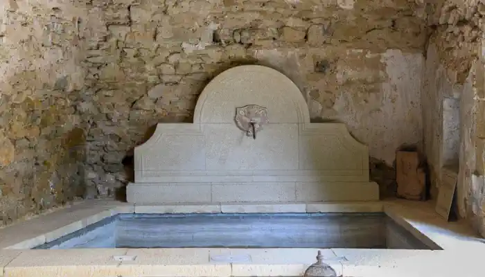 Historiskt hem till salu Uzès, Occitanie