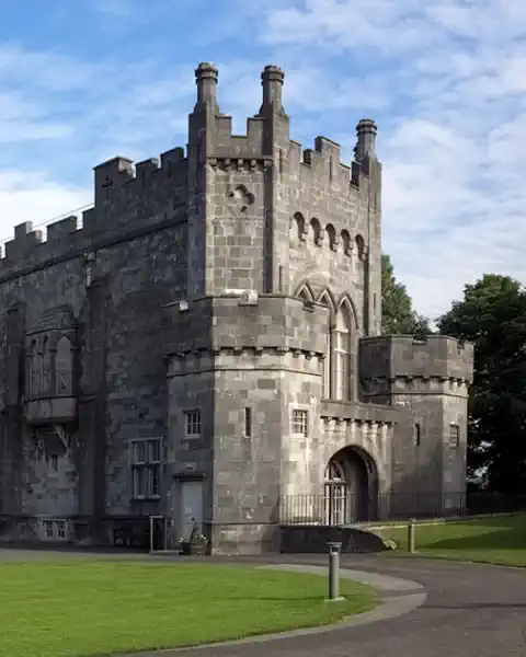 Bilder /pp/lumen/ireland-castles.webp