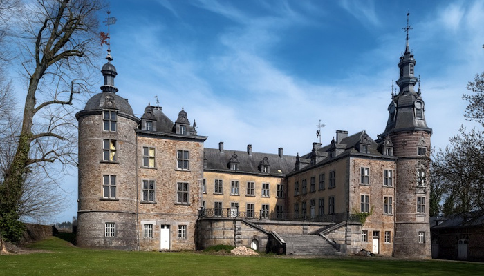 Fotos /pp/medium-be-luxembourg-mirwart-chateau.jpg