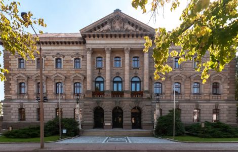 Altenburg, Lindenaustraße - Kulturdenkmale in Altenburg: Landratsamt, errichtet im Stil der italienischen Renaissance