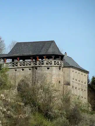 Renaissance Burg in Bayern. Luxussaniert & autark.