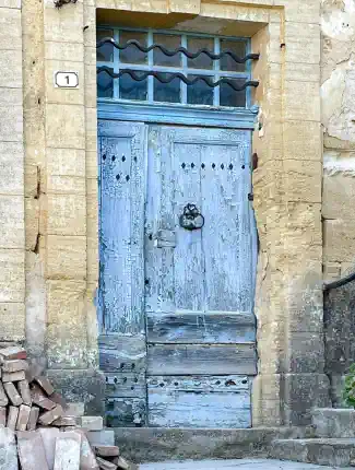 Dorfhaus mit 235 m² Wohnfläche und Innenhof - Sanierungsprojekt, Uzès, Okzitanien