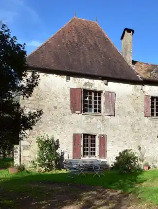 10 hektar gods med herrgård och möjlighet att hålla hästar, Busserolles, Nouvelle-Aquitaine