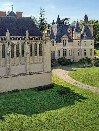 Château mit Nebengebäuden, Kapelle und Park in der Gascogne, Mirande, Okzitanien