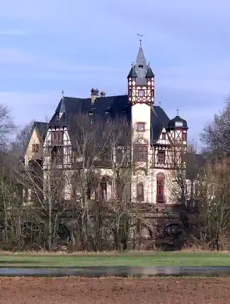 2,5 Zimmer Luxus-Apartment mit 2 Balkonen in historischem Schloss - Nähe Frankfurt am Main, 61137 Schöneck, Hessen