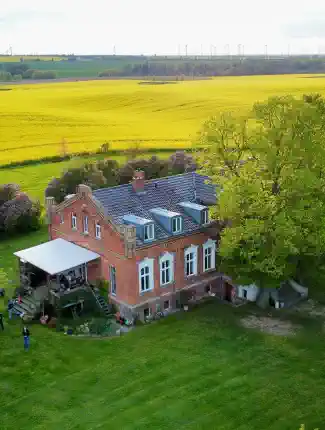 Historischer Gutshof in Alleinlage in der Uckermark