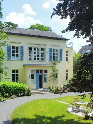 Spätklassizistische Villa an der Mehlemer Rheinpromenade in Bonn