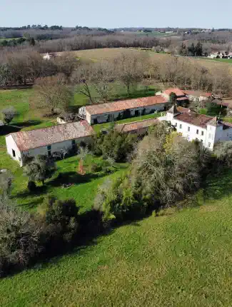 Landejendom met herregård og udhuse i det sydlige Charente, Condéon, Nouvelle-Aquitaine