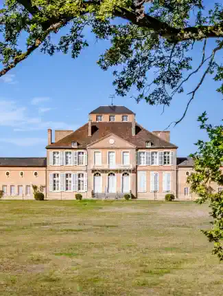Jagdschloss bei Nevers mit Rokoko- und Empire-Dekor, Nevers, Burgund-Franche-Comté