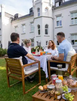Auszeit am Meer: Moderne Schloss-Wohnung in Ostseenähe, 18445 Groß Mohrdorf, Mecklenburg-Vorpommern