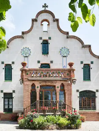 Can Borrell - Historisches Anwesen mit Palast des Katalanischen Modernismus