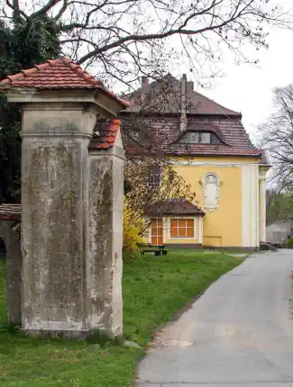 Barockes Herrenhaus mit klassizistischem Portikus in Strahwalde, Nähe Görlitz, 02747 Strahwalde, Sachsen