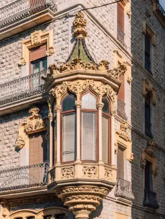 Jugendstil in Tarragona: Casa "Salas Ricomà" mit Dachterrasse und Meerblick, Tarragona, Katalonien