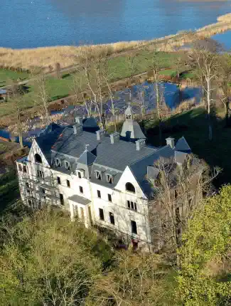Gutshof am See in Westpommern, 217 Ha Land optional, Westpommern