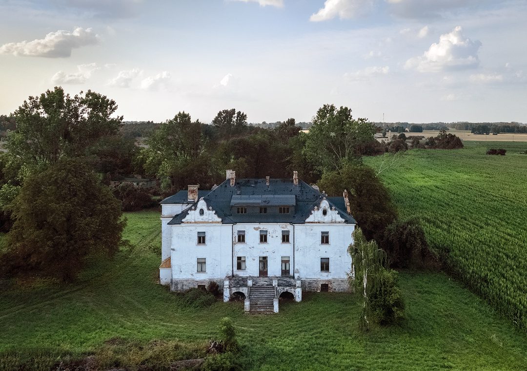 Herrenhaus in Alleinlage, Czerniew