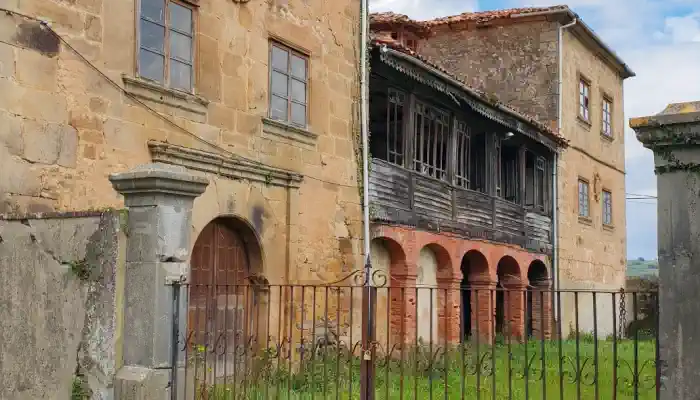 Herregård til salgs Sariego, Asturias,  Spania