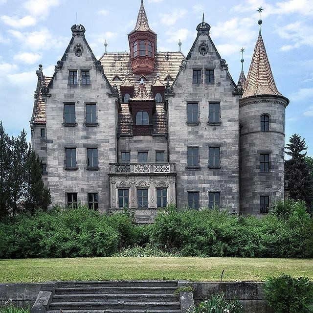 Real estate portal for castles in Germany